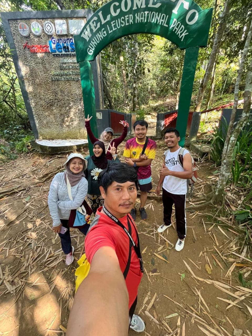 Pongo Guest House & Jungle Trekking Букит-Лаванг Экстерьер фото
