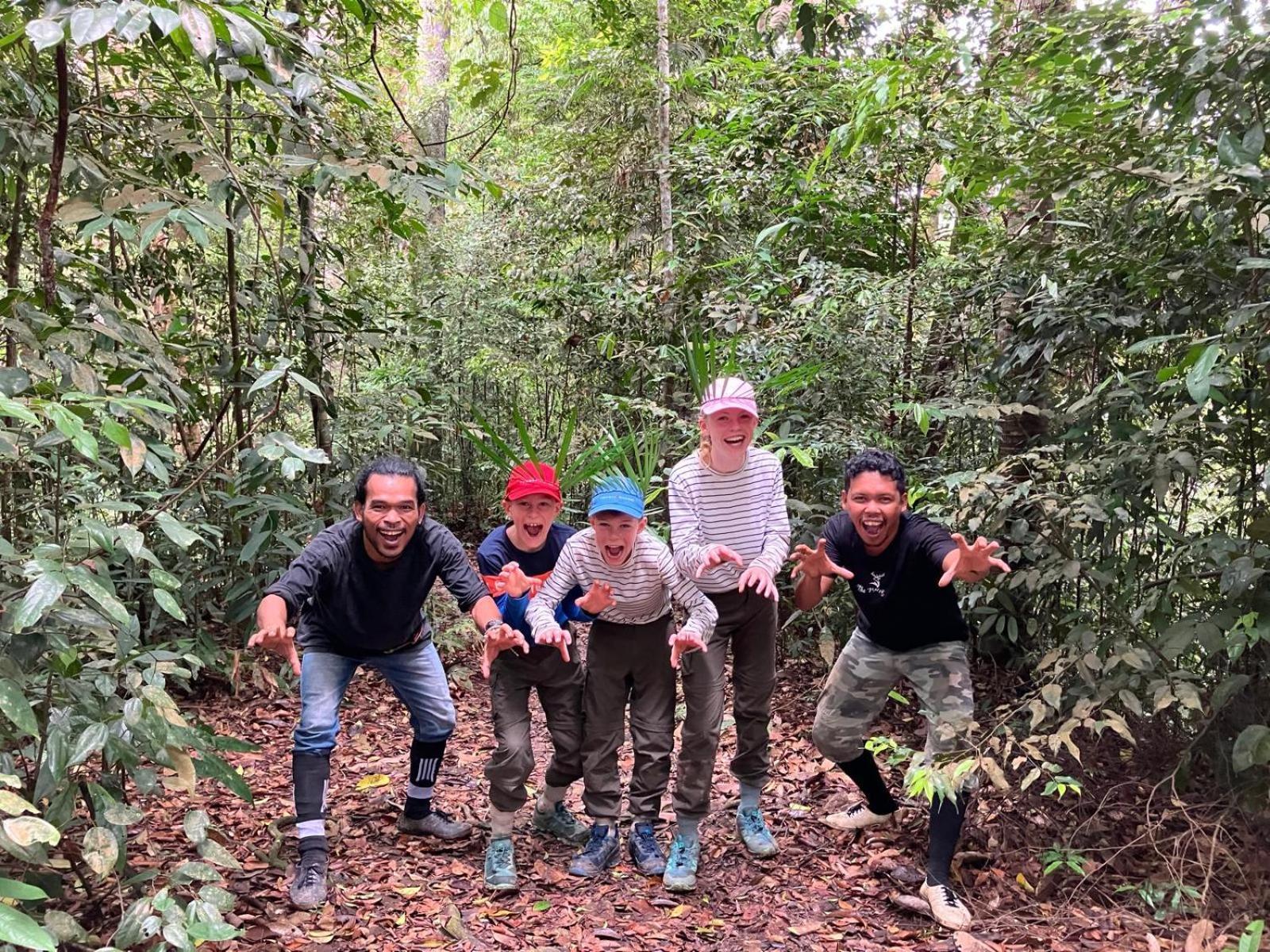 Pongo Guest House & Jungle Trekking Букит-Лаванг Экстерьер фото